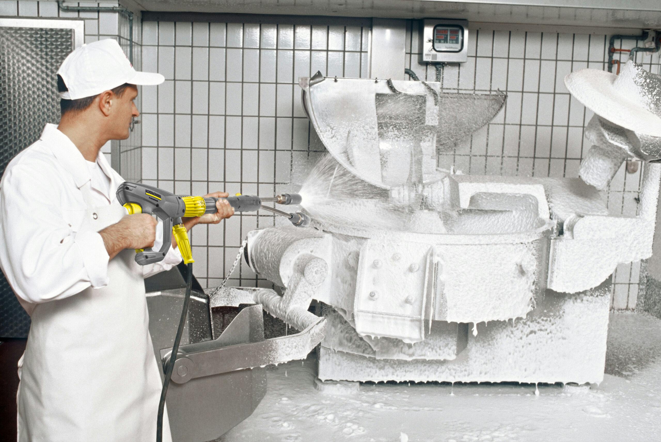 Kärcher Skum vask av matproduksjons utstyr med Inno Foam Easyforce